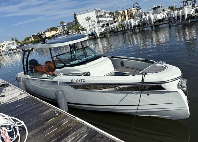 Saxdor 270 GTO - Great for a day at the sandbar or bar hopping