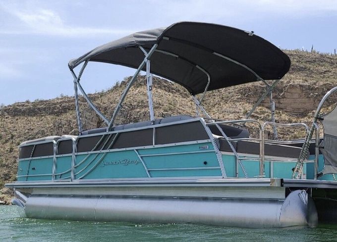14-Passenger South Bay Tritoon w/ Huge Lounger – Luxury Lake