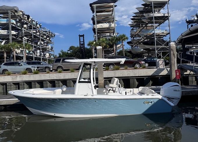 Sea Hunt Ultra for Rent Downtown Charleston (up to 9 passengers)