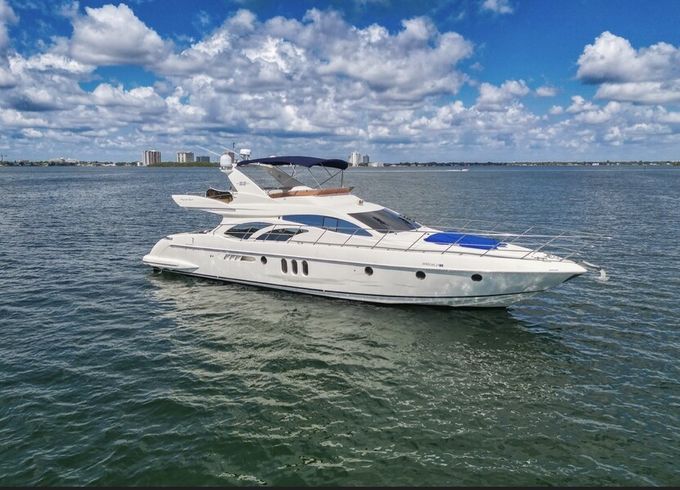 Luxury 70ft Azimut Flybridge – Floating Island and Jet Skis, Miami