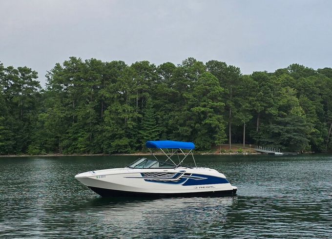 Regal 22 Ft Fasdeck with small portable Toilet