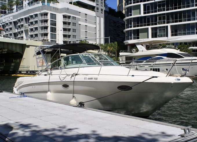 32’ Sea Ray Luxury Yacht Charter | Fort Lauderdale | Spacious, Stylish