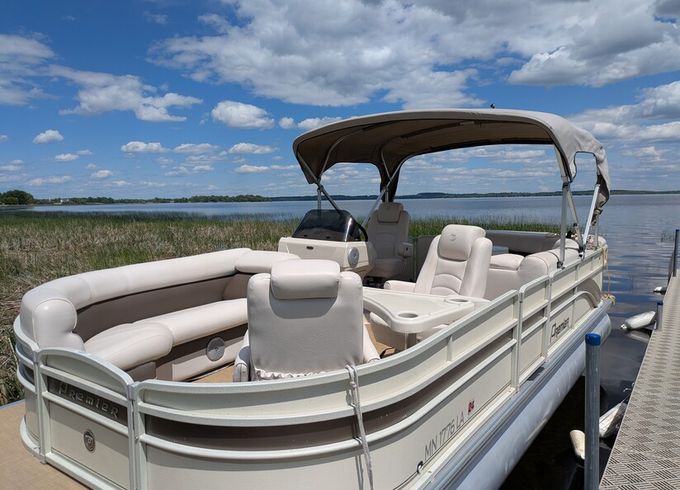 Osakis Sunrise Cabin Pontoon