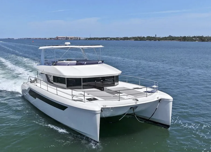Leopard 53 Power Catamaran (25-ft wide deck space)