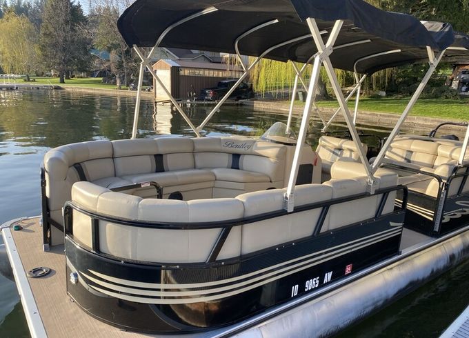 Fun Boat! Bentley Pontoon 24 ft,  115 hp - yes pulls a tube