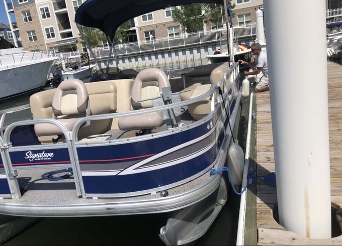 20’ Suntracker Pontoon
