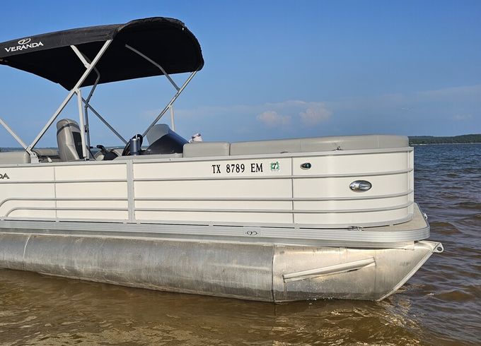 Veranda Tritoon  For Family Lake Fun