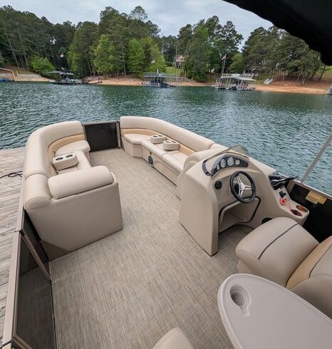 Luxury &amp; Fun on the Water! 2019 Bentley 24ft Cruise SE - 12 Guests
