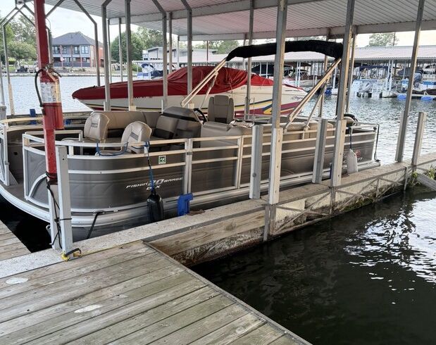 2025 Fishn' Barge DLX Fun For All During These Hot Months