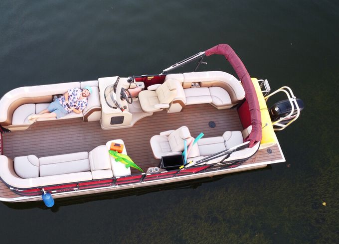 Lake Austin Captained Pontoon – Party Cove and Waterfront
