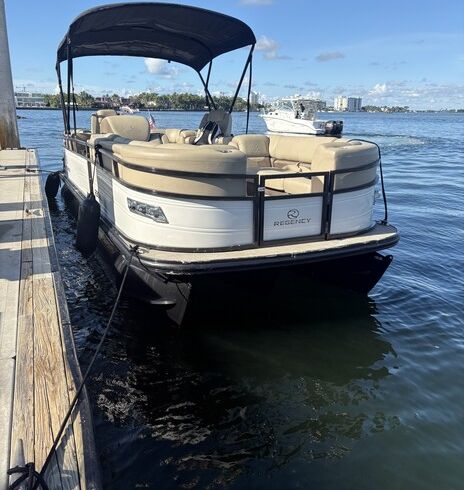“23ft Pontoon – Sandbar, Sunset &amp; Fun Cruises”