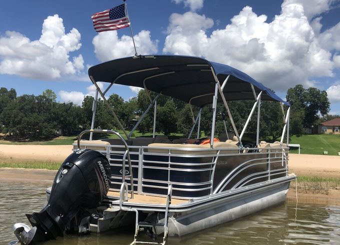 Experience all the fun of  Lake LBJ on this Tri-Toon