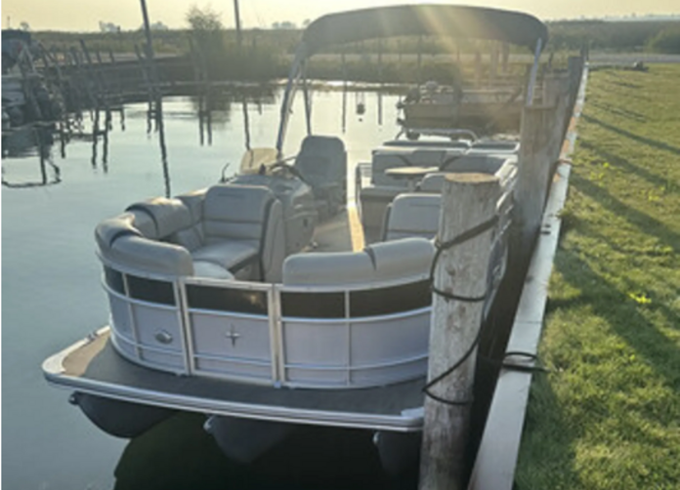 23 foot Berkshire Tritoon on Lake St. Clair