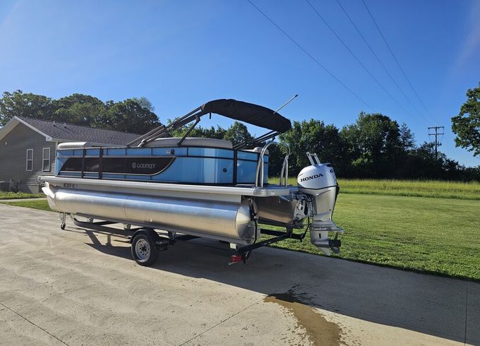 2026 Godfrey Pontoon | Relaxing Lake Cruises & Sandbar Fun