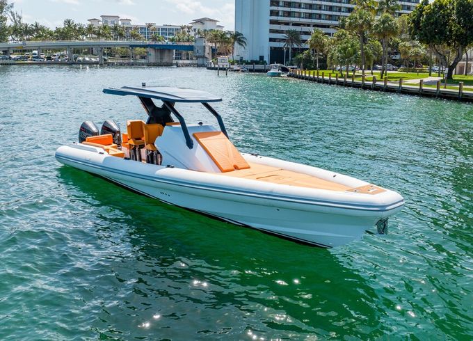Modern Fun. Novielli 349 Veloche. Perfect for Sandbar Fun &amp; Cruising"