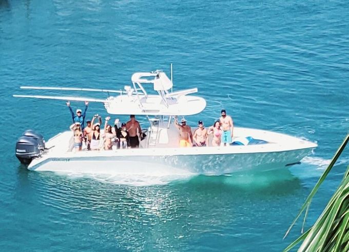 Cruising, Fishing or Anchoring in the beautiful Palm Beach Florida