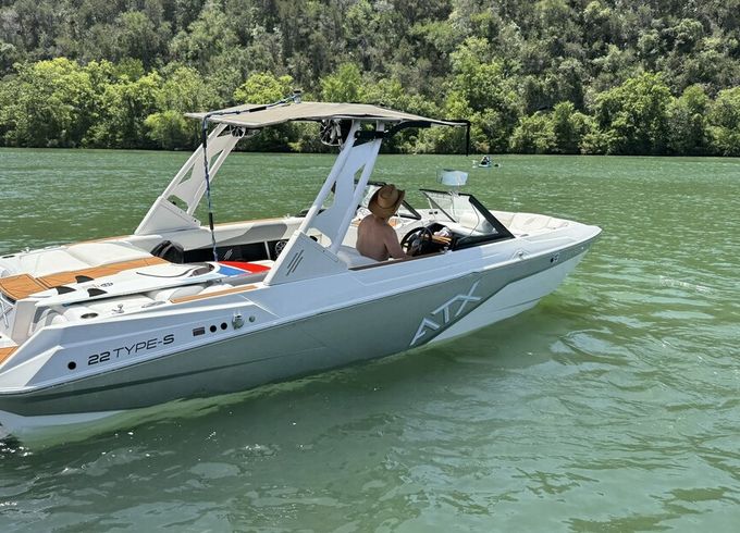 Lake Austin- premium surf boat charters