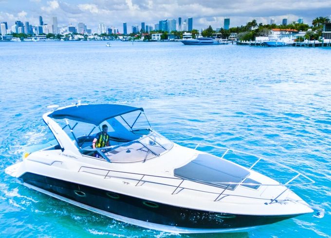Enjoy “MIAMI” Regal 36FT in Miami!