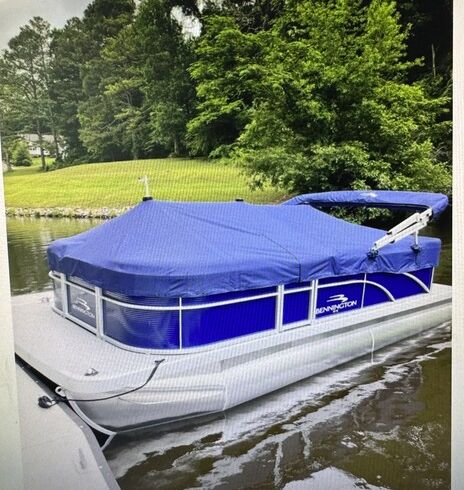 LIKE NEW 2023 Bennington 20SX Pontoon with a 90 HP Yamaha Outboard