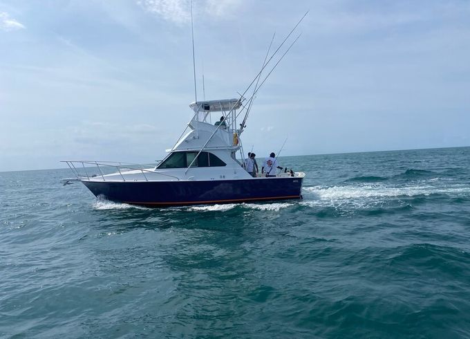 FoxSea Lady Charters