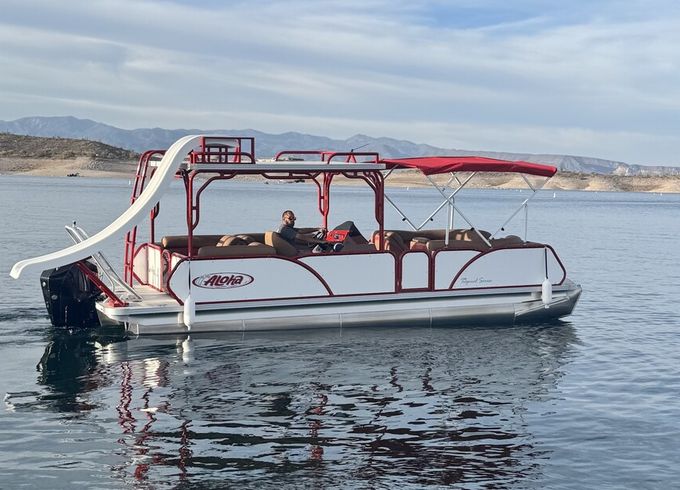 Lake Pleasant 26’ Aloha Tritoon, Tubing, Cruising, 14 guests