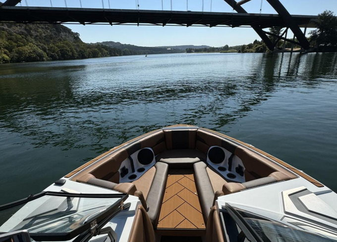 Brand New Wake Boat – Surf &amp; Ride on Lake Travis! (14ppl)