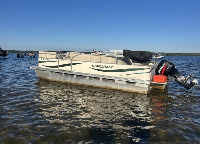 AIRBNB guests only 20ft classic pontoon on Big Marine Lake, Scandia MN