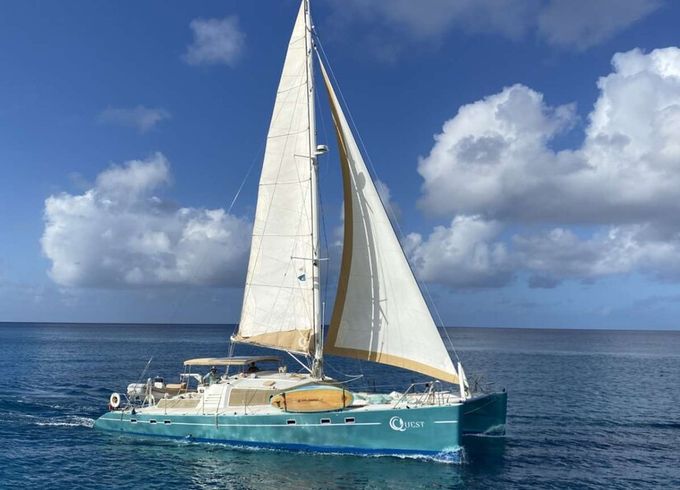 Luxury sailing catamaran for 12