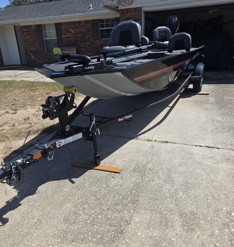 LakeRunner Pro Elite Bass Cruiser