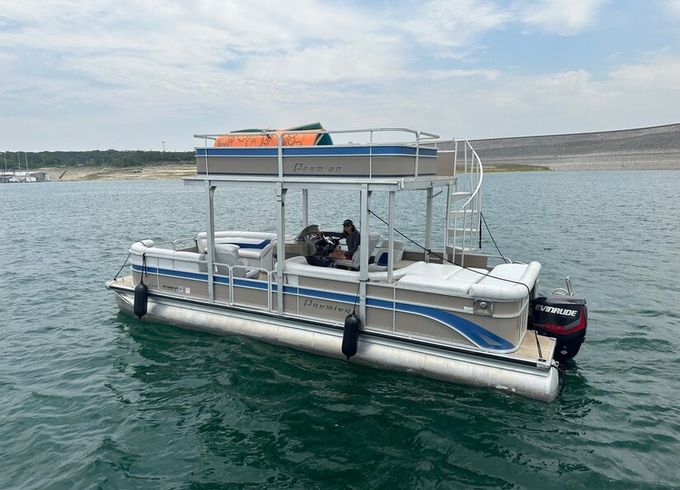 28Ft Premier Boundary – Lake Travis