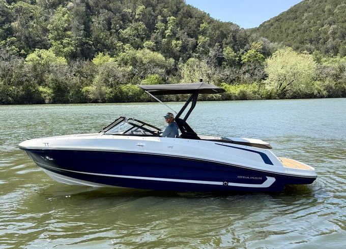 ** Premium ** Bayliner on Lake Austin or Lake Travis (2 of 2)