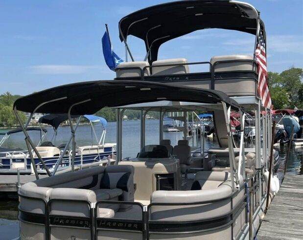 32ft - Premier Boundary Double Decker w/ Slide - Lake Travis 20 + capt
