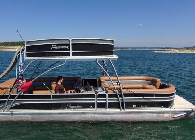 30ft Premier Sunsation Pontoon Rental – Lake Travis
