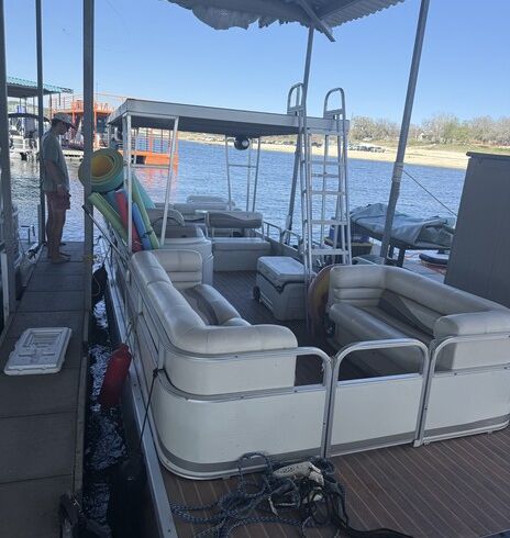 28Ft Double Decker For 12 Passengers – Lake Travis