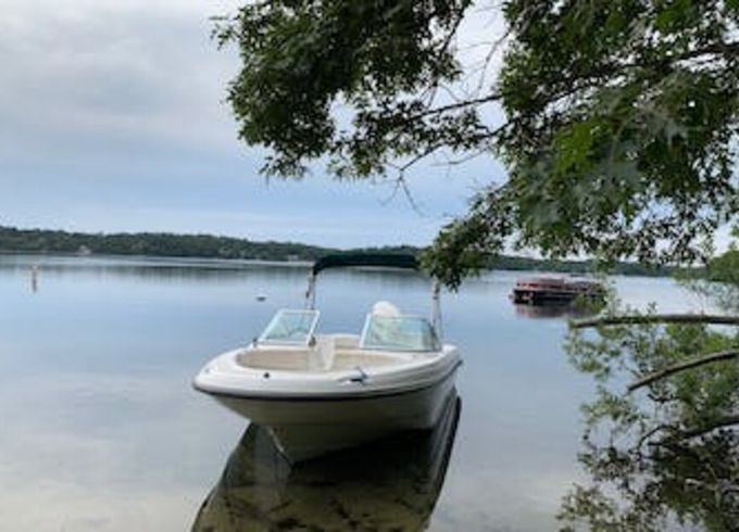 18' Ventura Boston Whaler Bowrider for 7 people