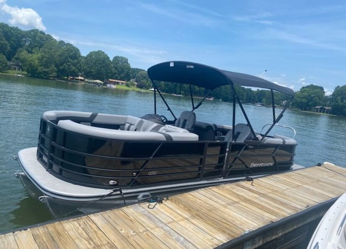 Tritoon 24 foot