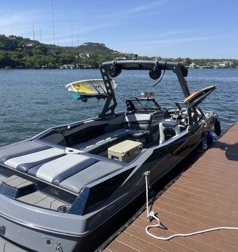 Axis Wake Surf Boat w/ Captain – 14 Guests - Lake Austin