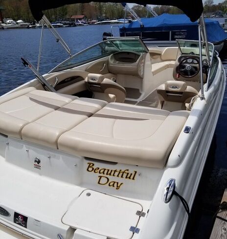 Captained 21' Chapparal 210ssi for up to 6 guests on Lake Hopatcong