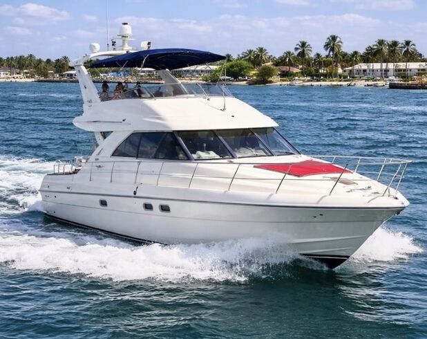 Cranchi 51’ Luxury Yacht – Miami Bay Party Cruise + 1 Hr Free!