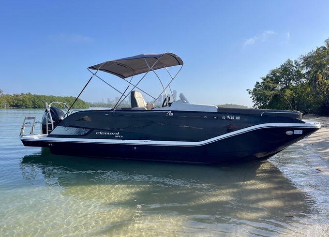 Bayliner XR7 – Better than just a pontoon!