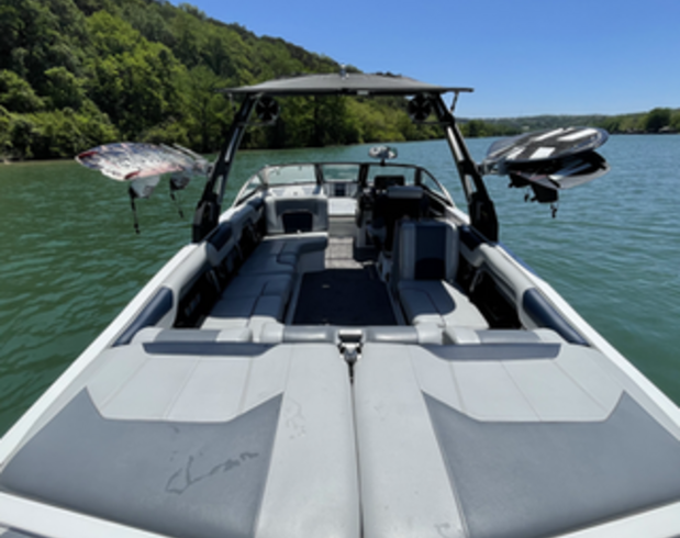 The best Wake Surfing and Wakeboarding boat in Lake Travis!!