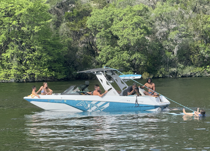 Lake Austin- premium surf boat charters