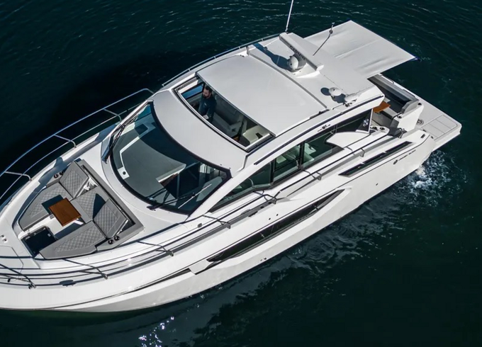 "Cape Venture": The 42 Cantius