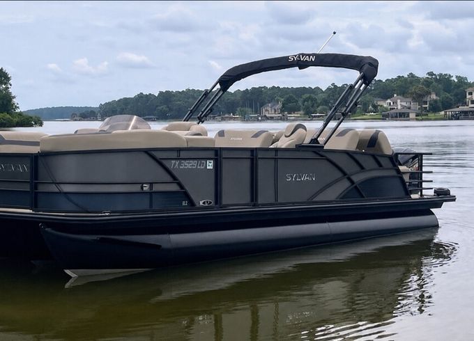 2025 Sylvan 24' Tritoon 12 People 250HP