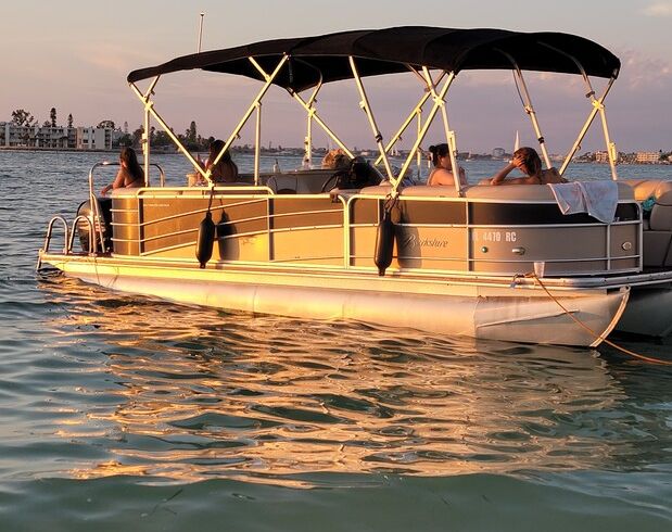 Family-Friendly Berkshire Tritoon – Relax, Cruise, Enjoy