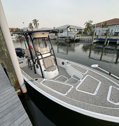 Welcome to our Sea Pro 23ft 228 Bay Series!