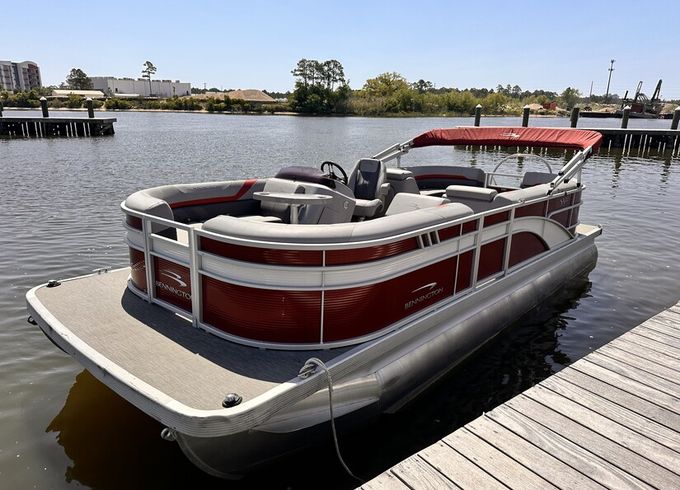 2023 23’ Bennington Pontoon | Seats 12 | Orange Beach
