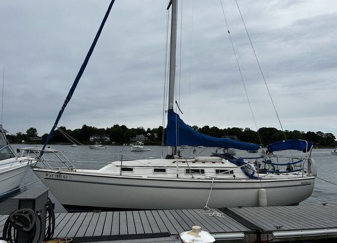 30’ sloop sail boat.