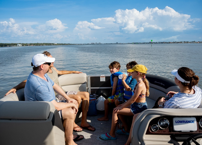 Luxury Tritoon | Sandbar Party &amp; Dolphin Cruises