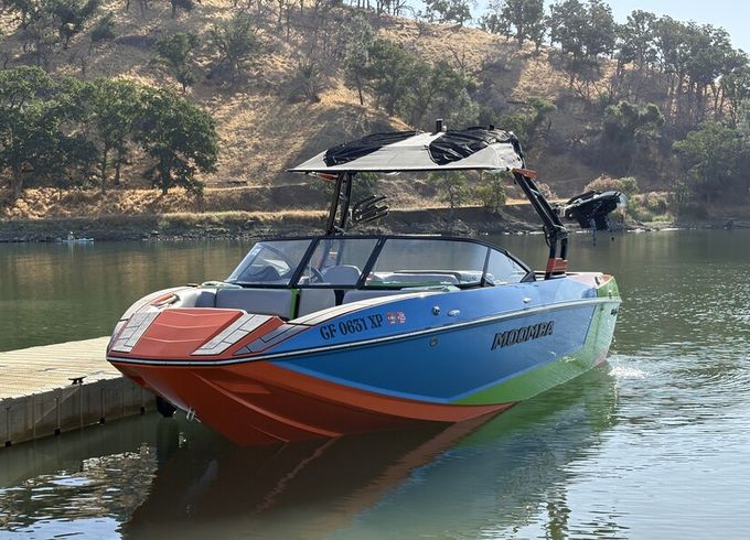 Summer Wake Watersport + Wakeboard/Wakesurf Beginner Lesson
